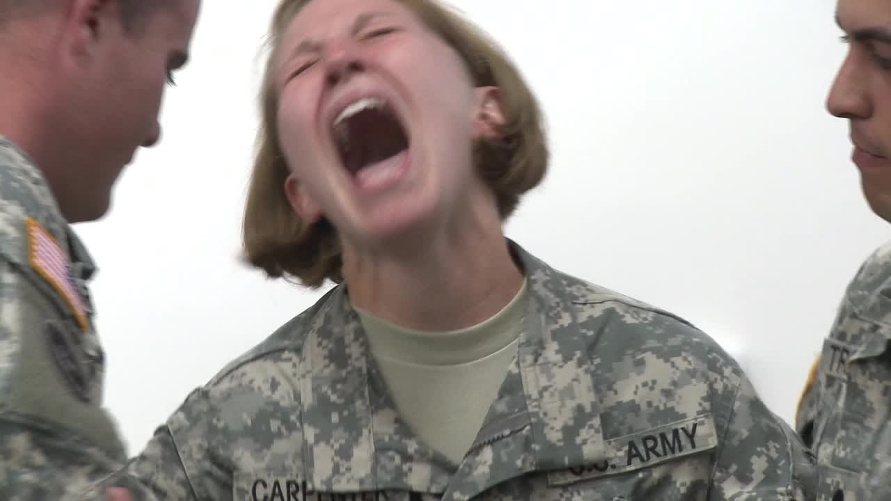 [VIDEO] This Airwoman Gets Tasered and This is How Her 